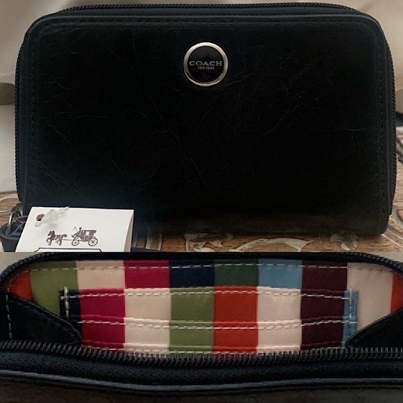 Coach Wristlet Black New With Tags - Picture 11 of 12